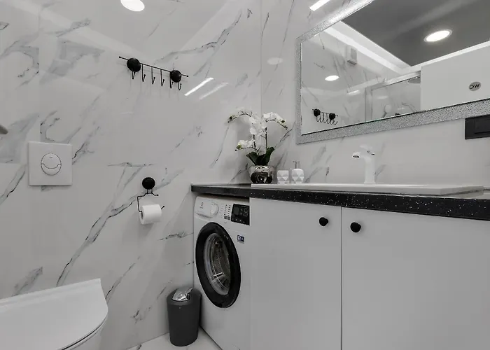 Exclusive Center Apartment