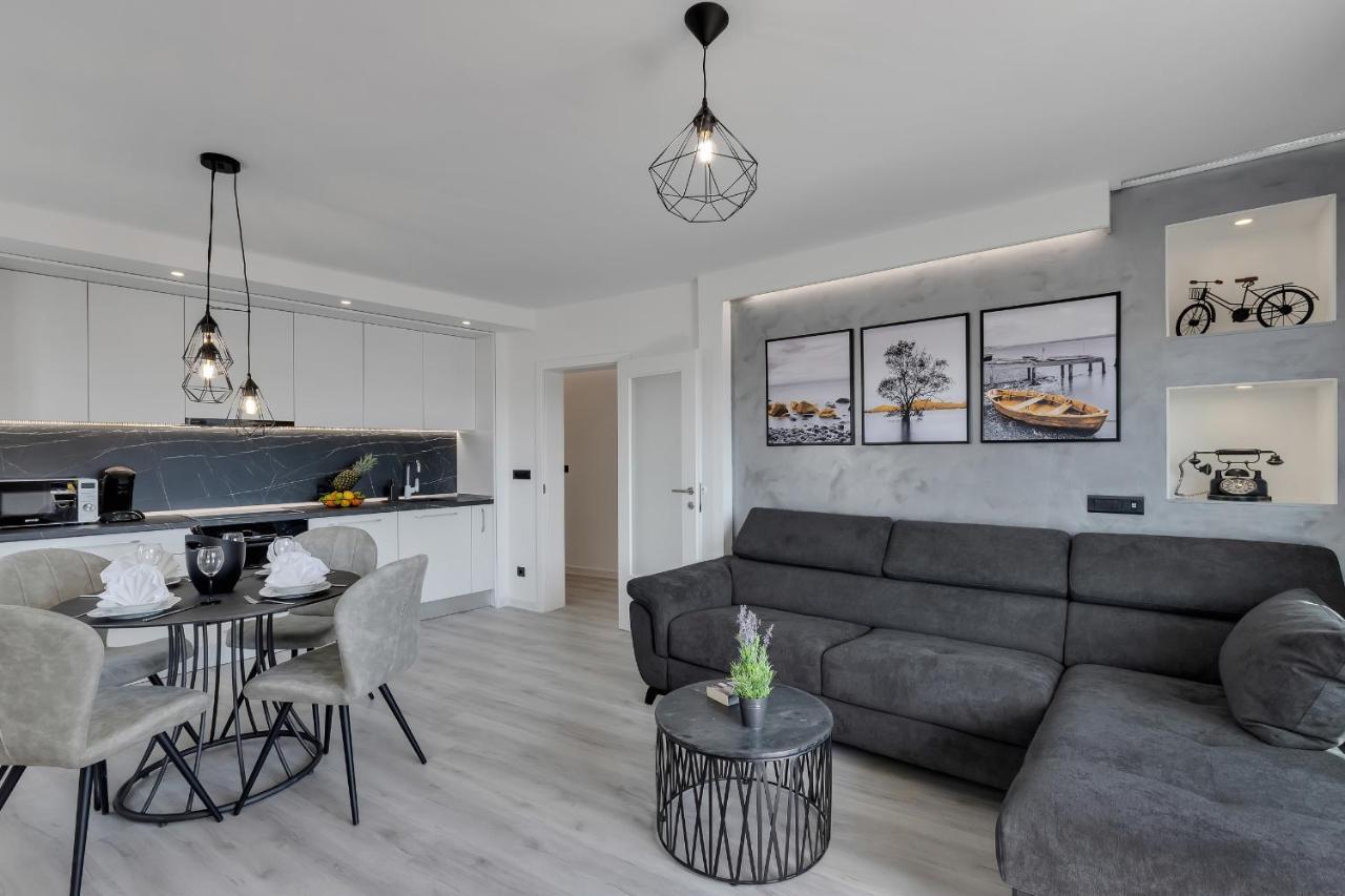 Exclusive Center * Makarska