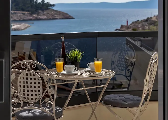 Exclusive Center Apartment